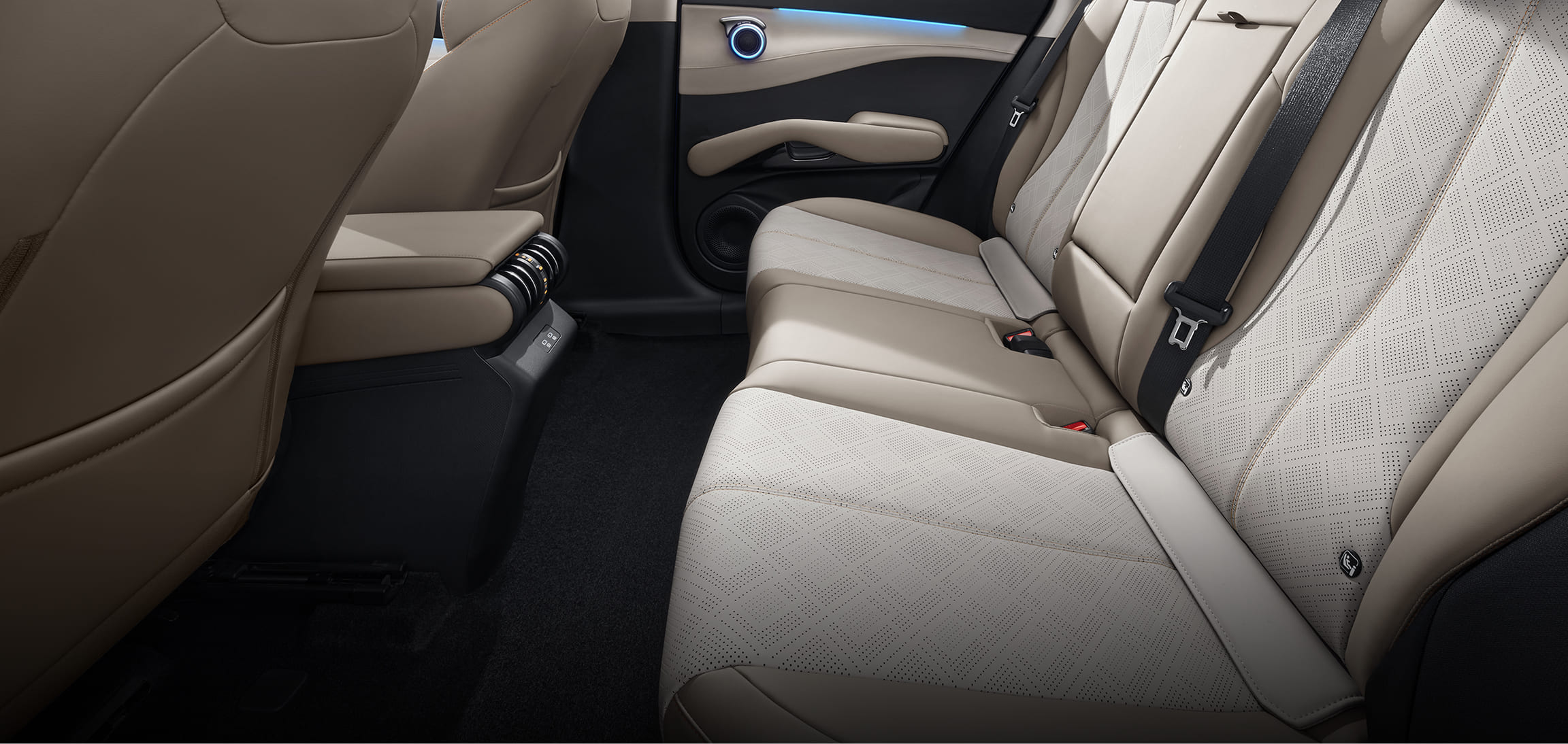 BYD atto3 평평한 뒷좌석 바닥